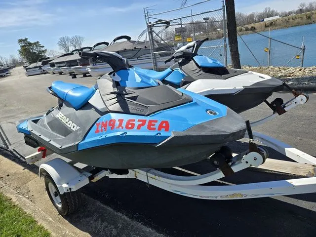 Slide: The Image of Sea-Doo SPARK 2up Rotax 900 ACE 2017 - 11