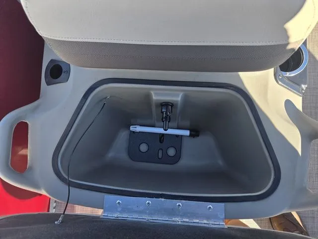 Slide: The Image of Sun Tracker Bass Buggy 16 XL Select 2024 - 14