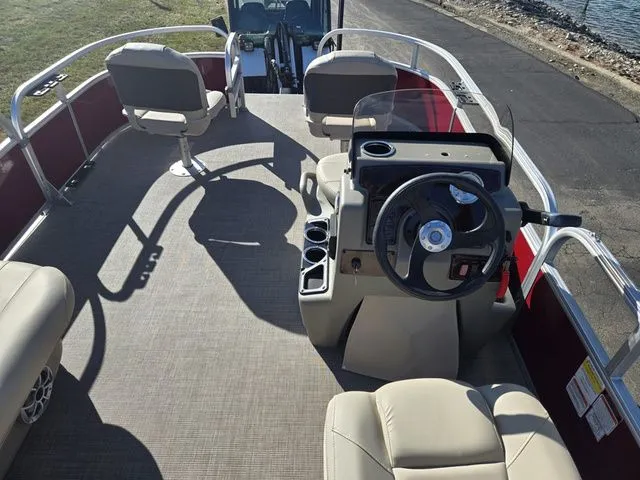 Slide: The Image of Sun Tracker Bass Buggy 16 XL Select 2024 - 19