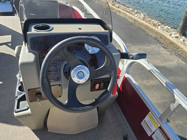 Slide: The Image of Sun Tracker Bass Buggy 16 XL Select 2024 - 20