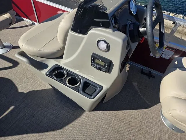 Slide: The Image of Sun Tracker Bass Buggy 16 XL Select 2024 - 21