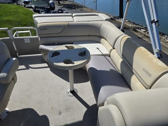 Slide: The Image of Lowe Ss 190 2016 - 14