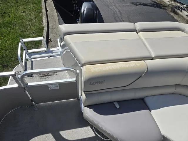 Slide: The Image of Lowe Ss 190 2016 - 16