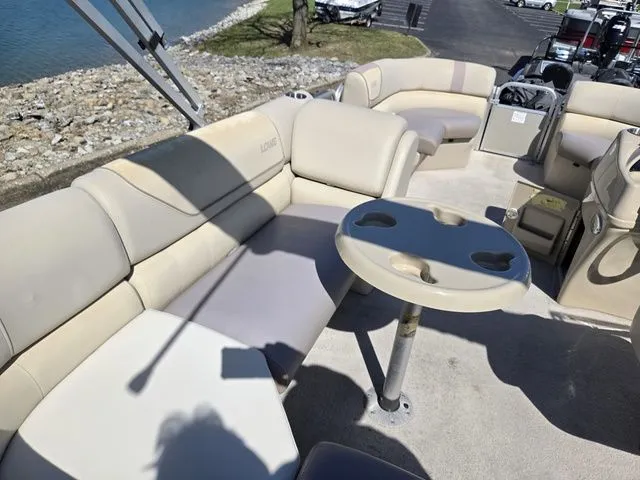 Slide: The Image of Lowe Ss 190 2016 - 20