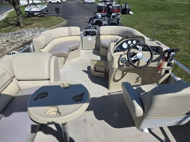 Slide: The Image of Lowe Ss 190 2016 - 21