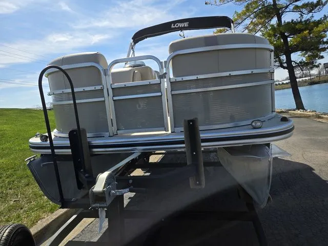 Slide: The Image of Lowe Ss 190 2016 - 7