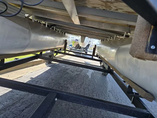 Slide: The Image of Lowe Ss 190 2016 - 8