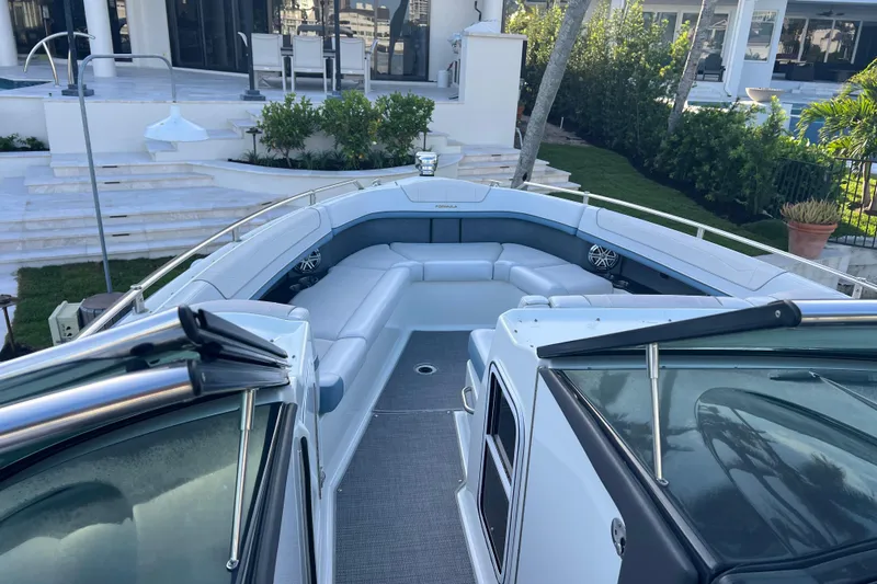 Slide: The Image of 2019 Formula 350 Crossover Bowrider I/O with spacious seating and modern design. - 43