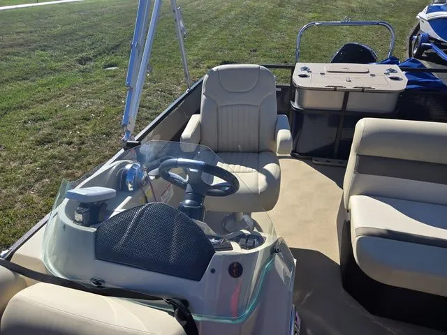 Slide: The Image of Crest Crest II Fish 210 C4 2016 - 14