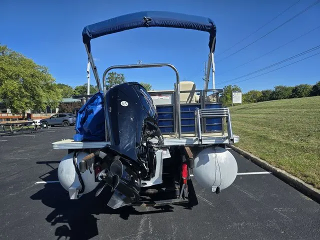 Slide: The Image of Crest Crest II Fish 210 C4 2016 - 3