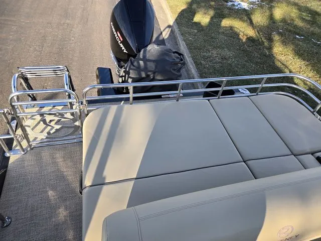 Slide: The Image of Regency 250 LE3 Sport 2024 - 16