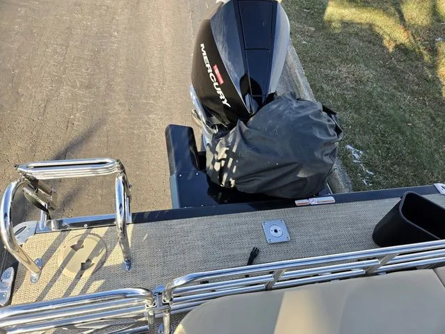 Slide: The Image of Regency 250 LE3 Sport 2024 - 17