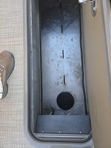 Slide: The Image of Regency 250 LE3 Sport 2024 - 24