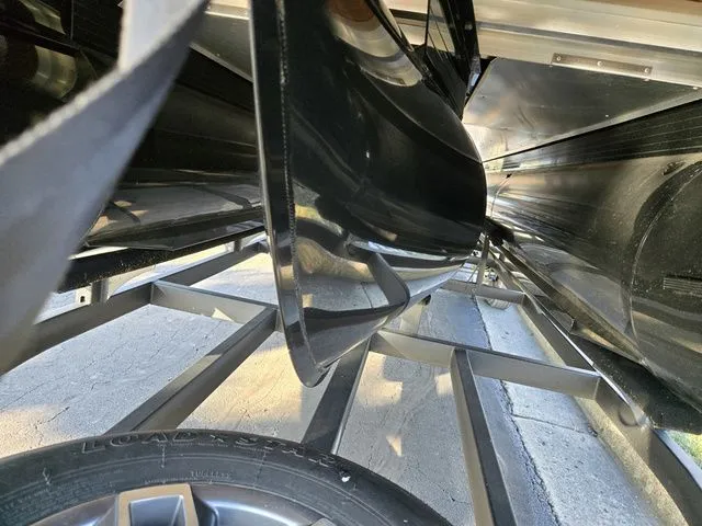 Slide: The Image of Regency 250 LE3 Sport 2024 - 8