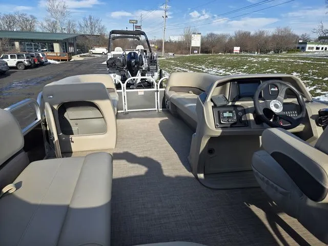 Slide: The Image of Sun Tracker Party Barge 18 DLX 2025 - 18