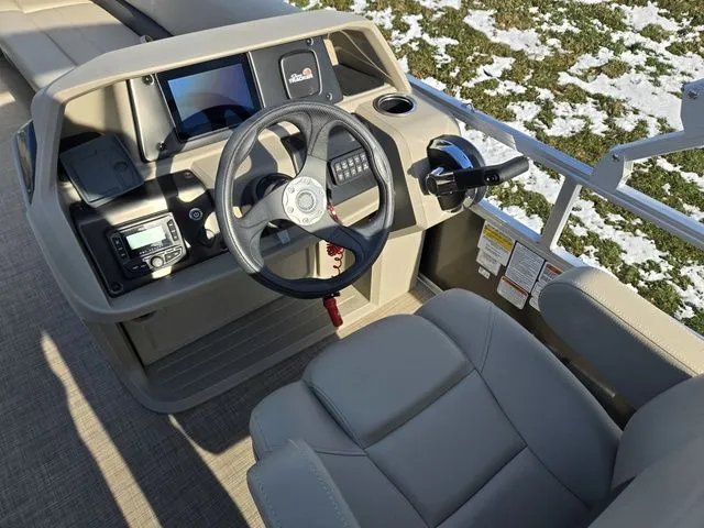 Slide: The Image of Sun Tracker Party Barge 18 DLX 2025 - 20