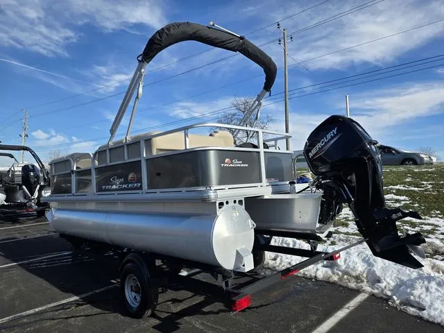 Slide: The Image of Sun Tracker Party Barge 18 DLX 2025 - 4