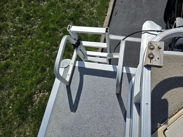 Slide: The Image of Sun Tracker Bass Buggy 18 DLX 2016 - 21