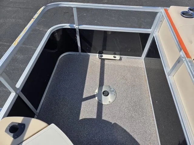 Slide: The Image of Sun Tracker Bass Buggy 18 DLX 2016 - 22