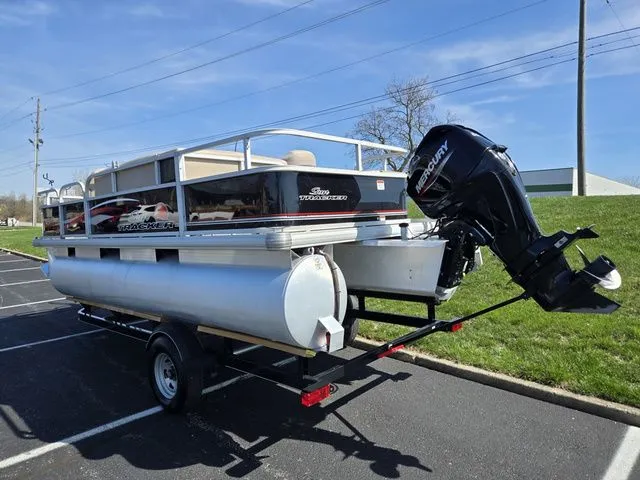 Slide: The Image of Sun Tracker Bass Buggy 18 DLX 2016 - 4