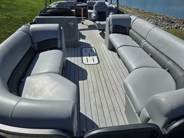 Slide: The Image of Misty Harbor Biscayne Bay 2585CU 2018 - 12