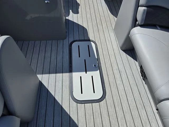 Slide: The Image of Misty Harbor Biscayne Bay 2585CU 2018 - 14