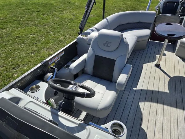 Slide: The Image of Misty Harbor Biscayne Bay 2585CU 2018 - 18