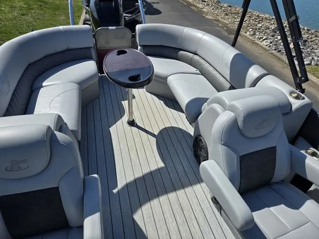 Slide: The Image of Misty Harbor Biscayne Bay 2585CU 2018 - 20