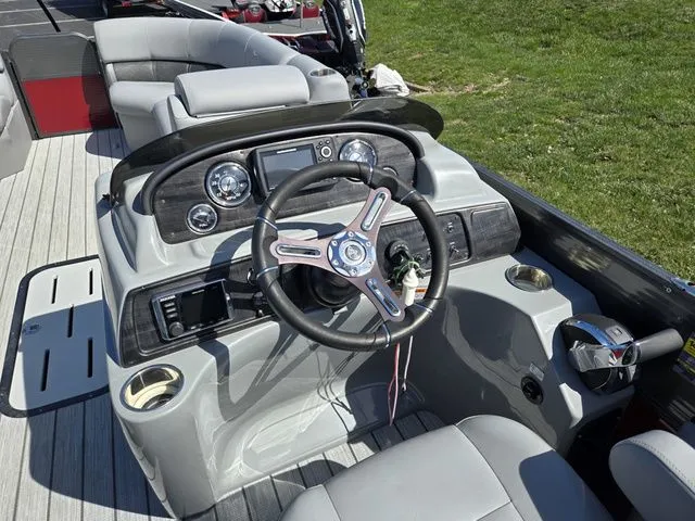 Slide: The Image of Misty Harbor Biscayne Bay 2585CU 2018 - 24