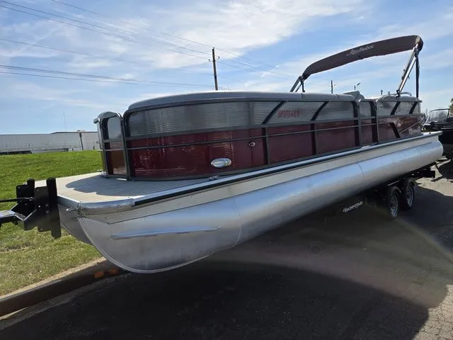 Slide: The Image of Misty Harbor Biscayne Bay 2585CU 2018 - 6