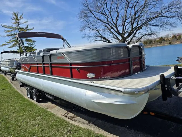 Slide: The Image of Misty Harbor Biscayne Bay 2585CU 2018 - 9