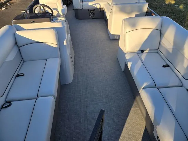 Slide: The Image of Crest Classic LX 220 SLC 2022 - 10