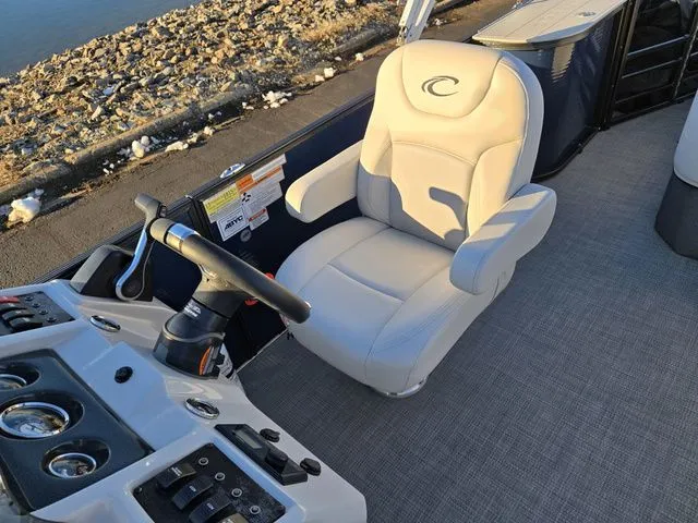 Slide: The Image of Crest Classic LX 220 SLC 2022 - 13