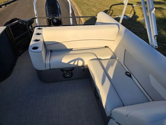 Slide: The Image of Crest Classic LX 220 SLC 2022 - 15