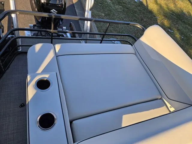 Slide: The Image of Crest Classic LX 220 SLC 2022 - 18