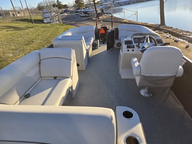 Slide: The Image of Crest Classic LX 220 SLC 2022 - 21