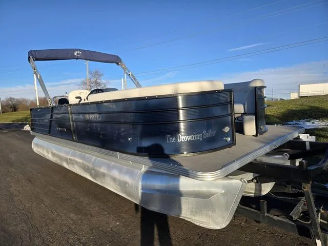 Slide: The Image of Crest Classic LX 220 SLC 2022 - 6