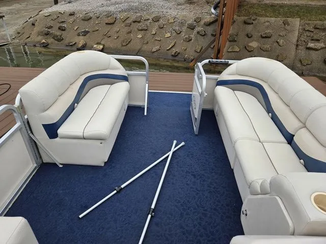 Slide: The Image of Manitou 20 Oasis 2005 - 20