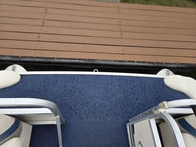 Slide: The Image of Manitou 20 Oasis 2005 - 21