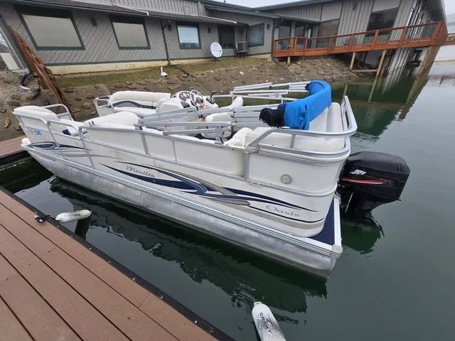 Slide: The Image of Manitou 20 Oasis 2005 - 3