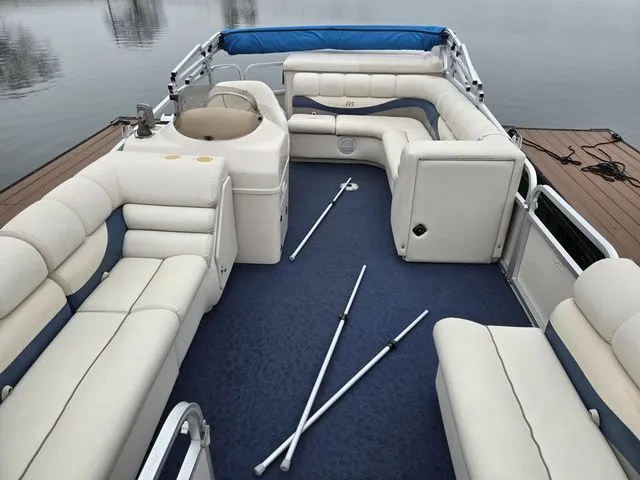 Slide: The Image of Manitou 20 Oasis 2005 - 8