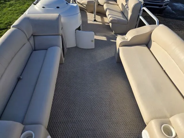 Slide: The Image of Lowe Trinidad 220 2005 - 11