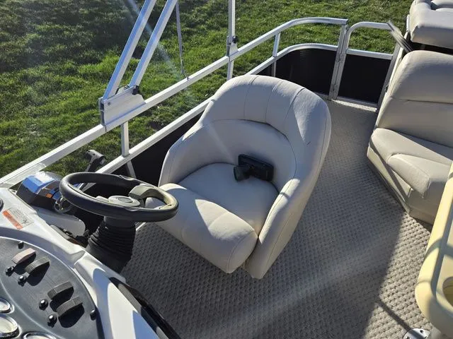 Slide: The Image of Lowe Trinidad 220 2005 - 15