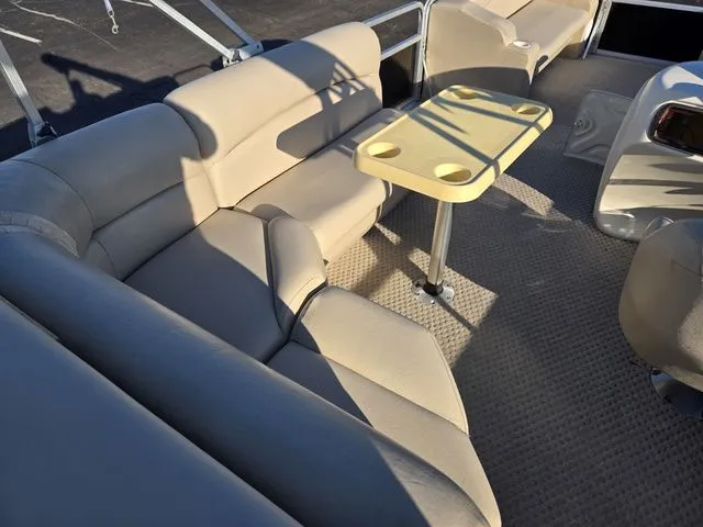 Slide: The Image of Lowe Trinidad 220 2005 - 19