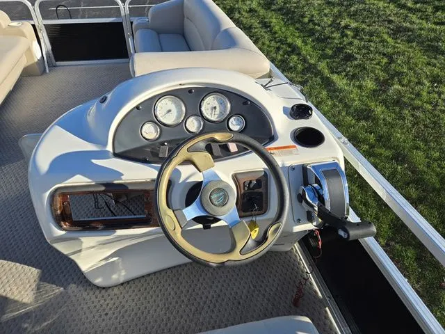 Slide: The Image of Lowe Trinidad 220 2005 - 21