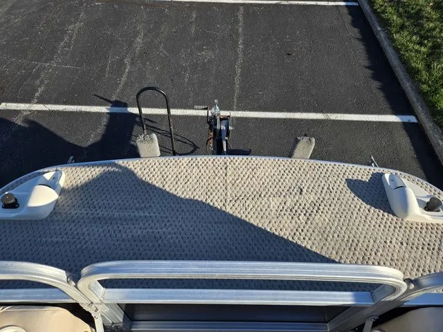 Slide: The Image of Lowe Trinidad 220 2005 - 24