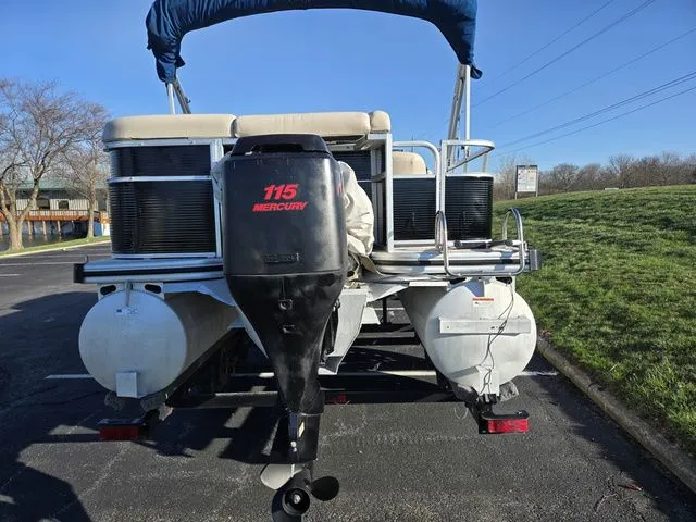 Slide: The Image of Lowe Trinidad 220 2005 - 3