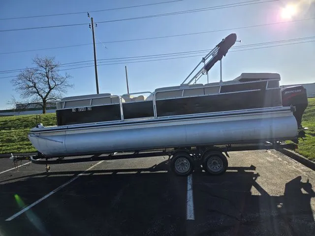 Slide: The Image of Lowe Trinidad 220 2005 - 5