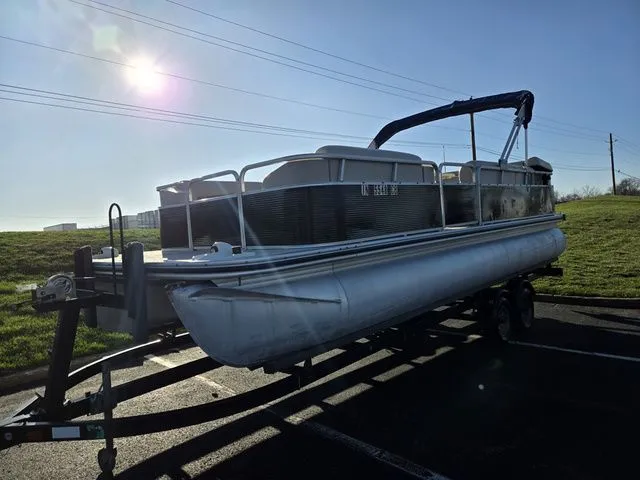 Slide: The Image of Lowe Trinidad 220 2005 - 6