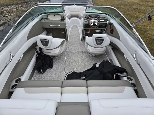 Slide: The Image of Crownline Boats BOWRIDER 235 SS 2012 - 11